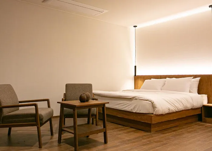 Yimok Hotel *